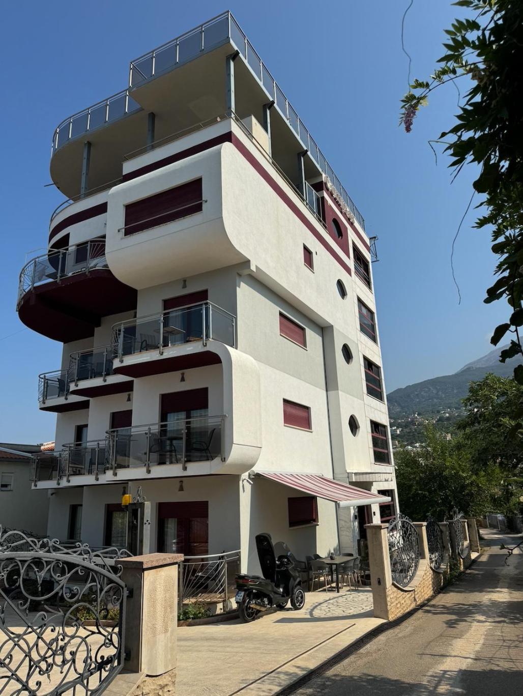 Compass Aparthotel Dobra Voda Esterno foto