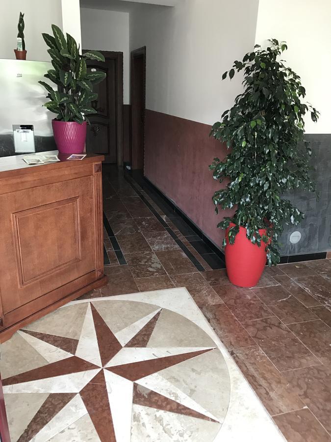 Compass Aparthotel Dobra Voda Esterno foto