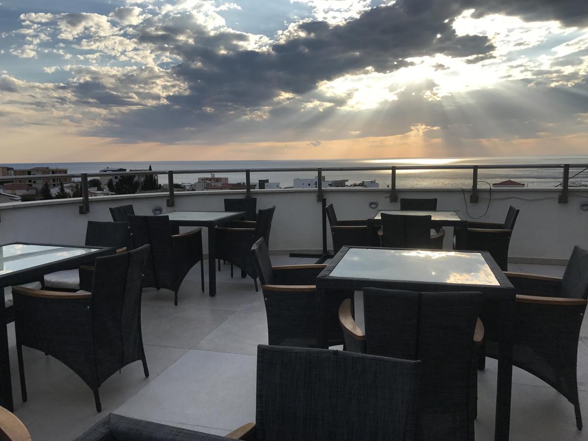 Compass Aparthotel Dobra Voda Esterno foto