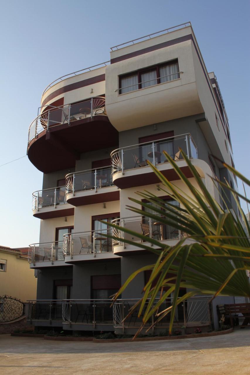Compass Aparthotel Dobra Voda Esterno foto