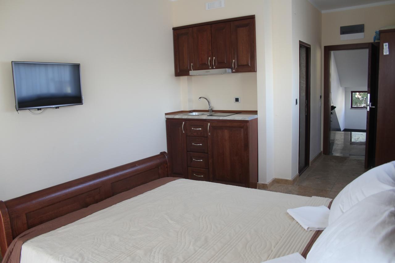 Compass Aparthotel Dobra Voda Esterno foto