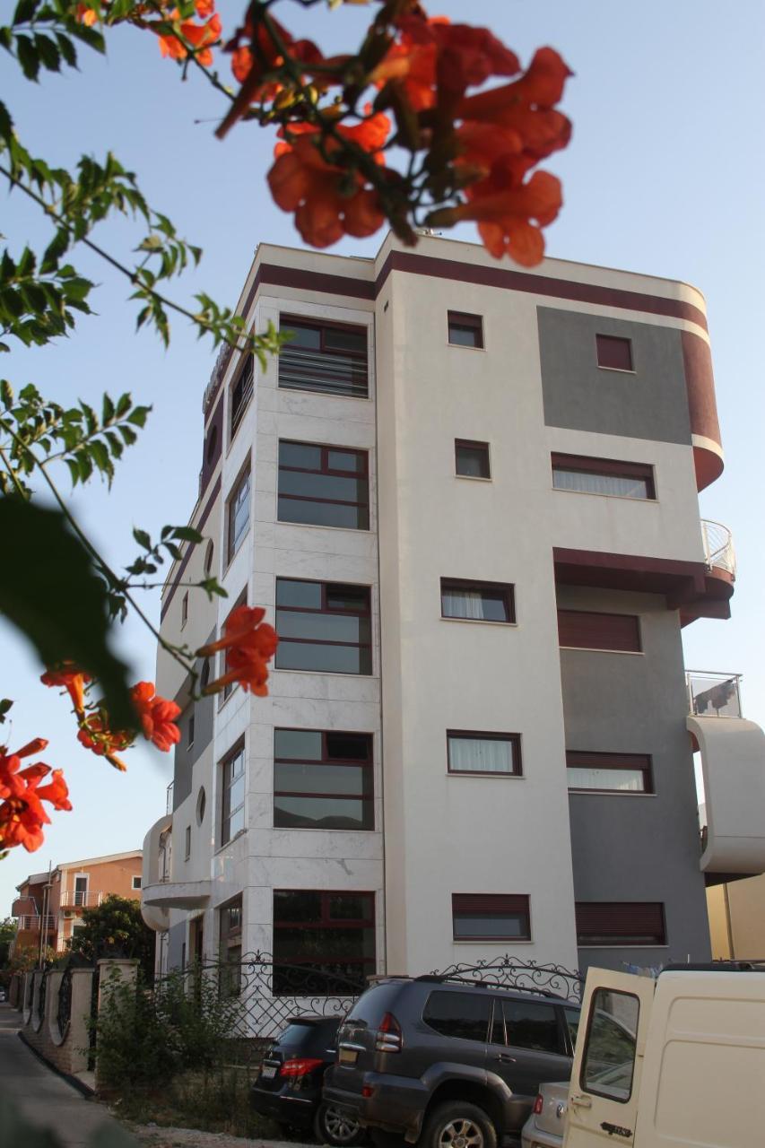 Compass Aparthotel Dobra Voda Esterno foto