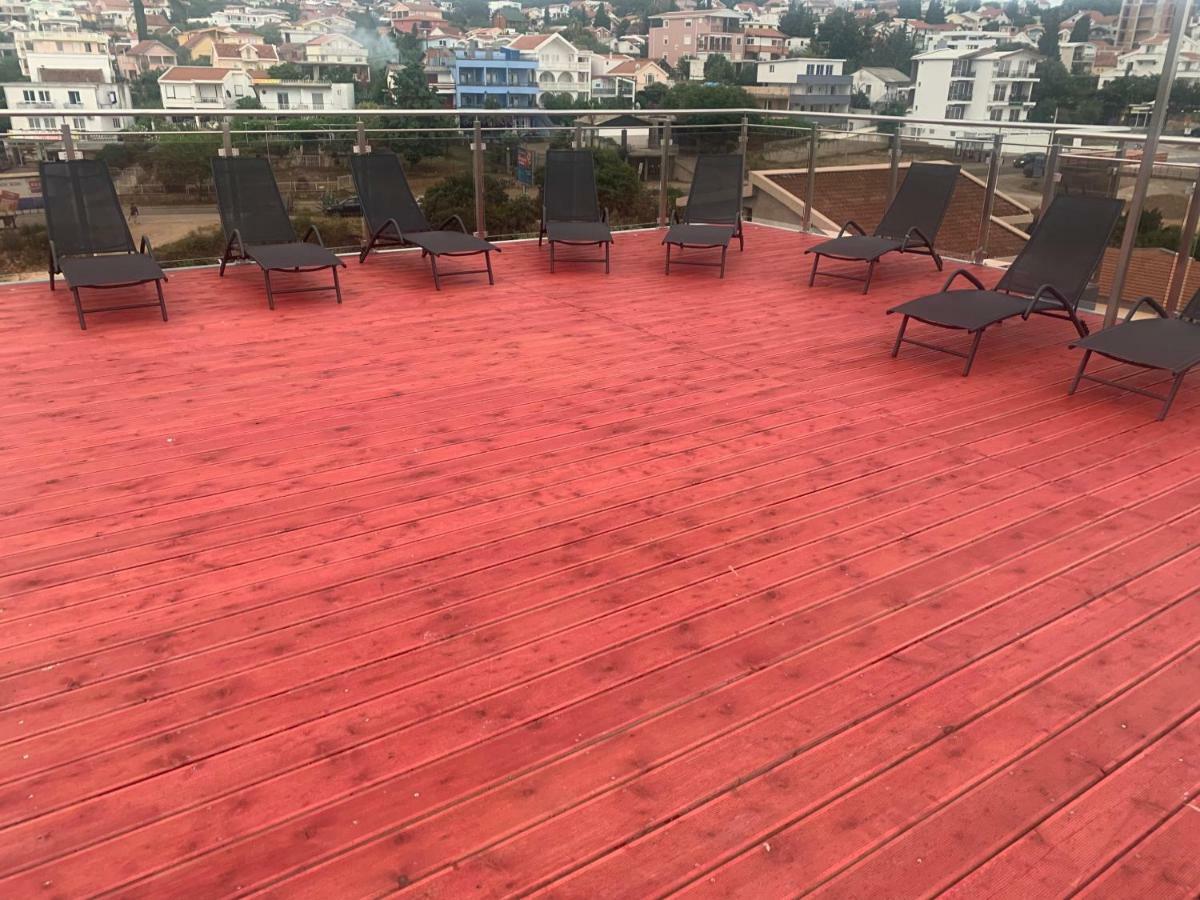 Compass Aparthotel Dobra Voda Esterno foto